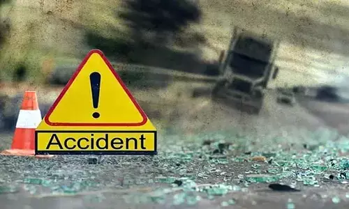 ఘోర బస్సు ప్రమాదం.. 20 మంది ప్రయాణికులకు గాయాలు