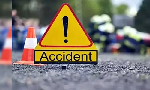 HYD: బాలాపూర్ IDPL వద్ద ఘోర రోడ్డు ప్రమాదం