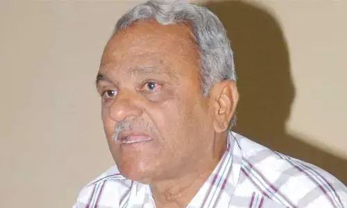 దేశ ద్రోహులపై ఎస్మా ప్రయోగించాలి.. అంగన్‌వాడీలపై కాదు : సీపీఐ జాతీయ కార్యదర్శి నారాయణ