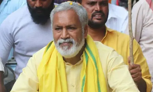 తిరుపతిలో ఉద్రిక్తత..  చంద్రగిరి టీడీపీ ఇంచార్జి నాని ఆత్మహత్యాయత్నం..!
