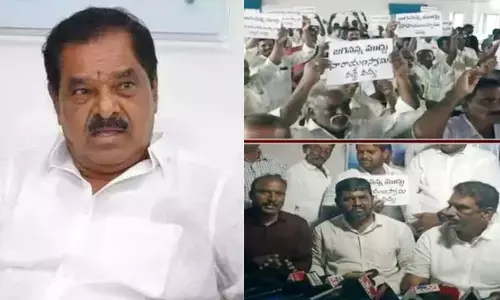 డిప్యూటీ సీఎంకు షాక్.. పార్టీ వీడేందుకు సిద్ధమైన 300 మంది నేతలు