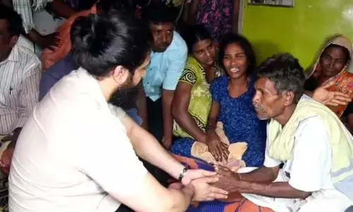 అభిమానంతో మా కోసం మీ ప్రాణాలను పణంగా పెట్టకండి.. కన్నీళ్లు పెట్టుకున్న హీరో యశ్