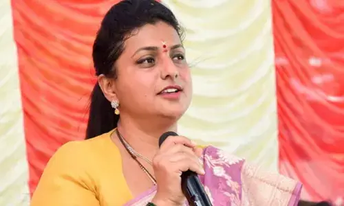 షర్మిలను ప్యాక్ చేసి హైదరాబాద్ పార్సిల్ చేస్తాం.. రోజా హాట్ కామెంట్స్