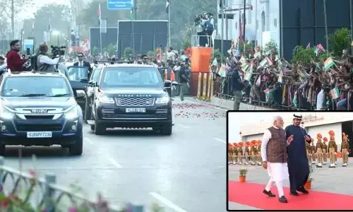 యూఏఈ అధ్యక్షుడితో కలిసి ప్రధాని మోడీ రోడ్‌షో