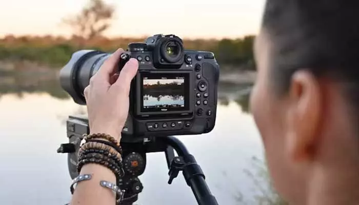 తక్కువ బడ్జెట్ లో అదిరిపోయే నాలుగు DSLR కెమెరాలు ఇవే.. తక్కువ బడ్జెట్ లో అదిరిపోయే నాలుగు DSLR కెమెరాలు ఇవే..