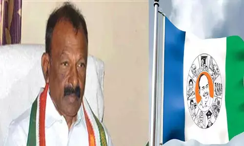 కాంగ్రెస్ కండువా కప్పుకోనున్న వైసీపీ ఎమ్మెల్యే.. రఘువీరారెడ్డితో భేటీ