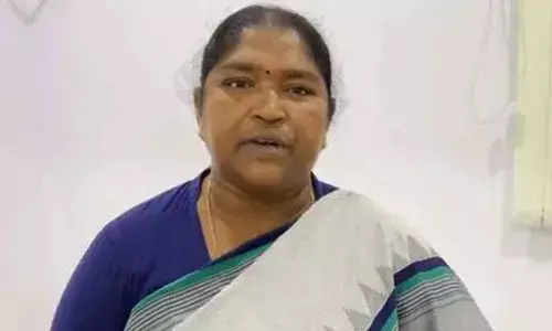 ఆరు గ్యారెంటీలను అమలు చేస్తుంటే కడుపు కాలుతోందా.. బీఆర్ఎస్ నాయకులపై మంత్రి సీతక్క ఫైర్