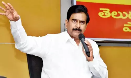 ప్రజా వ్యతిరేకతను తప్పించుకోవాలని జగన్‌ చూస్తున్నారు : మాజీ మంత్రి దేవినేని ఉమా