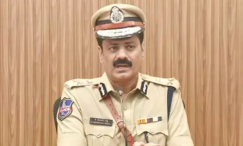 ట్రాఫిక్ నియమాలను బ్రేక్ చేసిన వారిపై స్పెషల్ ఫోకస్.. హైదరా‌బాద్ సీపీ శ్రీనివాస్‌రెడ్డి