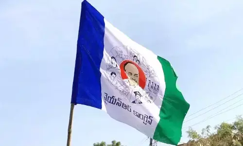 అధికార పార్టీకి బిగ్ షాక్ : చంద్రబాబును కలవనున్న వైసీపీ ఎమ్మెల్యే