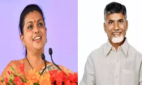 పార్టీ టికెట్లు అమ్ముకే వ్యక్తి టీడీపీ అధినేత..చంద్రబాబు పై రోజా ఫైర్