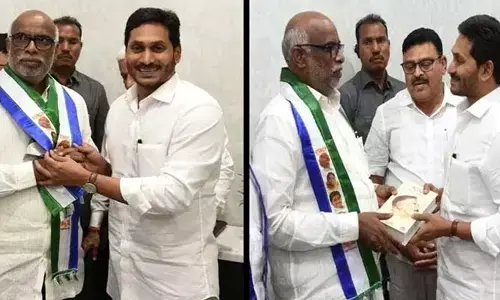 సీటుపై రాని  సమాచారం.. సీఎం జగన్‌పై ఎమ్మెల్సీ డొక్కా సంచలన వ్యాఖ్యలు