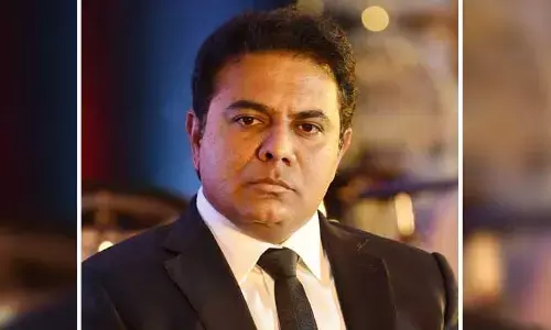 KTR బిహేవియర్‌లో మార్పు.. అసలు విషయాన్ని అంచనా వేయలేక అంగీకారమా?