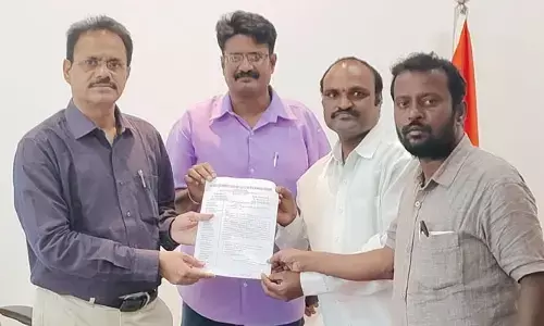 హవర్లీ బేస్డ్ టీచర్లకు రూ.42 వేల వేతనం ఇవ్వండి :  గెస్ట్ లెక్చరర్స్ వినతి