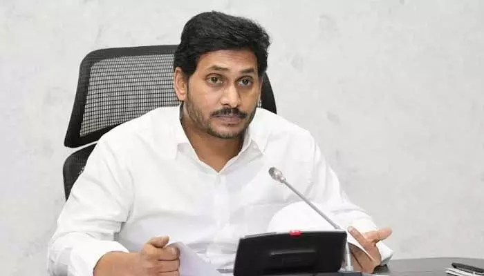 వైసీపీలో గందరగోళ పరిస్థితులు.. తెలంగాణ ఎన్నికల ఫలితాలు ప్రభావం చూపుతున్నాయా? వైసీపీలో గందరగోళ పరిస్థితులు.. తెలంగాణ ఎన్నికల ఫలితాలు ప్రభావం చూపుతున్నాయా?
