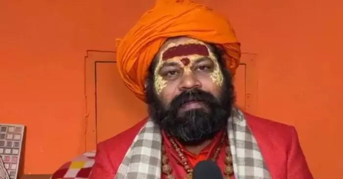సిద్ధరామయ్య పేరులో ‘రామ్’.. ప్రవర్తనలో కాలనేమి సిద్ధరామయ్య పేరులో ‘రామ్’.. ప్రవర్తనలో కాలనేమి