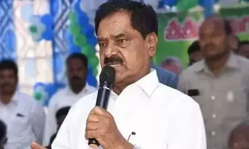 వైసీపీని వీడుతున్న వారంతా చంద్రబాబు కోవర్టులే.. నారాయణస్వామి
