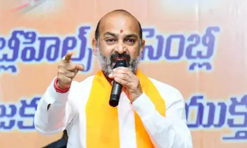 కాంగ్రెస్‌ సర్కార్‌ను కూల్చేందుకు కేసీఆర్ కుట్ర.. బండి సంజయ్ సెన్సేషనల్ కామెంట్స్