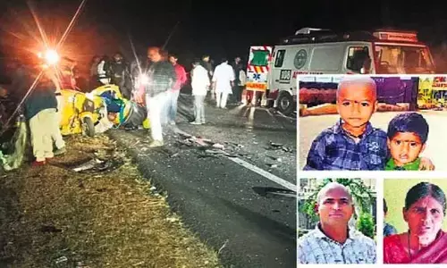 మహబూబాబాద్ జిల్లాలో ఘోర రోడ్డు ప్రమాదం.. నలుగురు దుర్మరణం