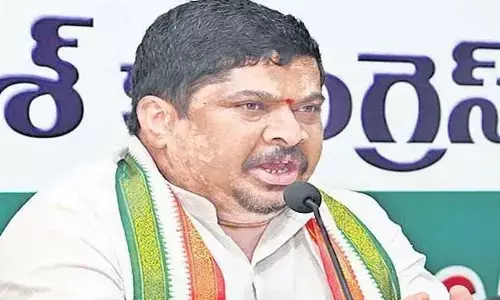 Breaking News: రేపు ఆటో కార్మిక సంఘాలతో పొన్నం భేటీ..