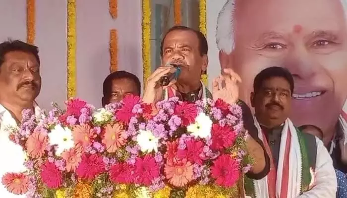 గత పదేళ్లలో జరిగినంత అవినీతి ఎప్పుడు జరగలేదు: మంత్రి కోమటిరెడ్డి వెంకట్ రెడ్డి గత పదేళ్లలో జరిగినంత అవినీతి ఎప్పుడు జరగలేదు: మంత్రి కోమటిరెడ్డి వెంకట్ రెడ్డి