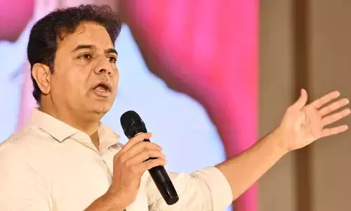 కేసీఆర్‌ బయటకొచ్చాక ఫస్ట్ మీటింగ్ మీతోనే.. కేటీఆర్ కీలక వ్యాఖ్యలు