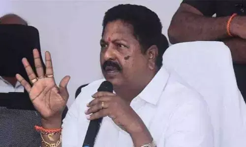 షర్మిల కాంగ్రెస్ పగ్గాలను చేపట్టడంపై మంత్రి కారుమూరి సంచలన వ్యాఖ్యలు..