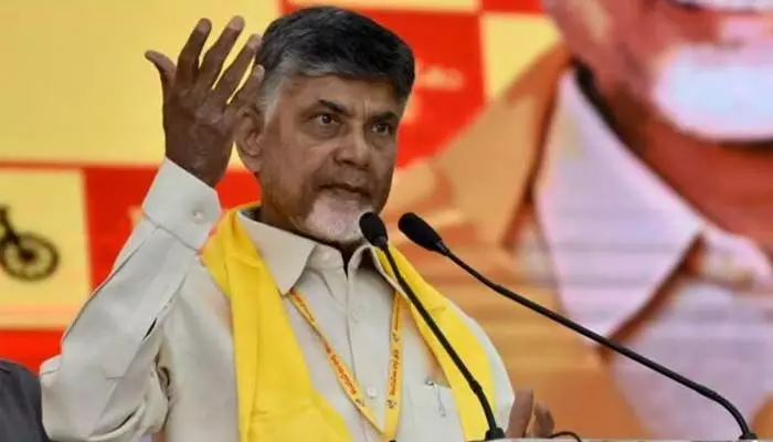 కడప జిల్లాపై చంద్రబాబు ఫోకస్.. కమలాపురం ‘రా... కదలిరా’ సభలో కీలక హామీలు కడప జిల్లాపై చంద్రబాబు ఫోకస్.. కమలాపురం ‘రా... కదలిరా’ సభలో కీలక హామీలు