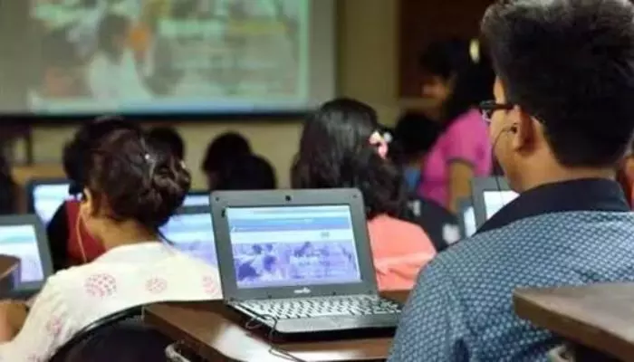 స్టడీ మెటీరియల్స్‌‌పై పాఠశాలలు, ఉన్నత విద్యా సంస్థలకు కీలక ఆదేశాలు
