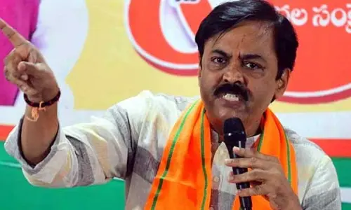 విశాఖ ఆర్థిక వ్యవస్థకు మూలం సముద్రం.. నిర్లక్ష్యం చేయడం బాధాకరం..