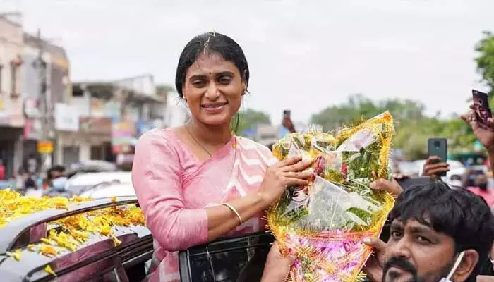 నేడు ఏపీ కాంగ్రెస్ అధ్యక్షురాలిగా బాధ్యతలు చేపట్టనున్న షర్మిల.. నేడు ఏపీ కాంగ్రెస్ అధ్యక్షురాలిగా బాధ్యతలు చేపట్టనున్న షర్మిల..