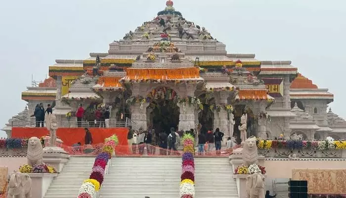 దివ్య మనోహర దృశ్య కావ్యం.. అయోధ్య శ్రీరామ మందిరం (వీడియో వైరల్) దివ్య మనోహర దృశ్య కావ్యం.. అయోధ్య శ్రీరామ మందిరం (వీడియో వైరల్)