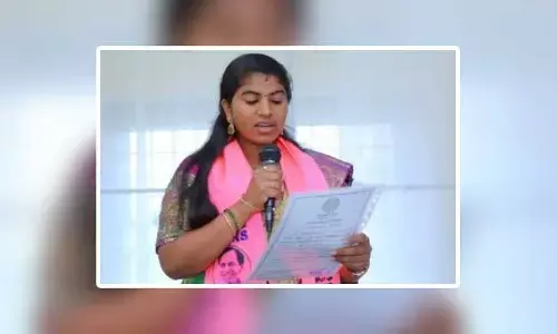 మేయర్‌ మేకల కావ్యకి పదవి గండం.. మరోసారి సరిహద్దు దాటిన కార్పొరేటర్లు