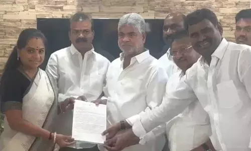 అసెంబ్లీలో ఆయన విగ్రహం పెట్టండి.. స్పీకర్‌‌కు ఎమ్మెల్సీ కవిత స్పెషల్ రిక్వెస్ట్