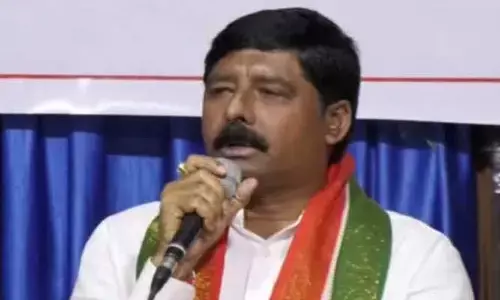 అనుకున్నట్లే వైఎస్ షర్మిల కాంగ్రెస్ పగ్గాలు చేపట్టింది.. రుద్రరాజు