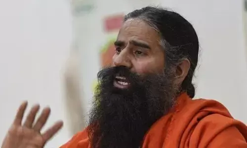రాముడి పేరుతో ప్రజలను భయపెట్టొద్దు: యోగా గురువు రాందేవ్