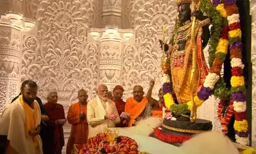 అయోధ్యలో అపూర్వఘట్టం.. వైభవంగా బాలరాముడి ప్రాణప్రతిష్ట