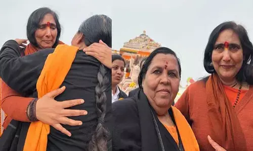 అయోధ్యలో ఏమోషన్ సీన్.. ఉమాభారతి, సాధ్వి రితంభర కళ్లలో నీళ్లు