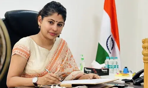 స్మితా సబర్వాల్ ఎమోషనల్ ట్వీట్ వైరల్.. అంత కష్టం ఏం వచ్చిందని ప్రశ్నిస్తున్న నెటిజన్లు!