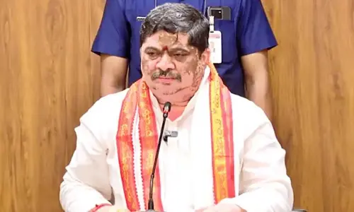 కల్యాణ లక్ష్మికి ఎంత బడ్జెట్ కేటాయించారు.. పెండింగ్ నిధులెన్ని : అధికారులతో సమీక్షలో మంత్రి పొన్నం