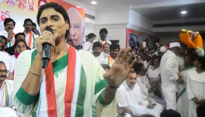రాహుల్ గాంధీ ప్రధాని కావడం పై షర్మిల షాకింగ్ కామెంట్స్.. రాహుల్ గాంధీ ప్రధాని కావడం పై షర్మిల షాకింగ్ కామెంట్స్..