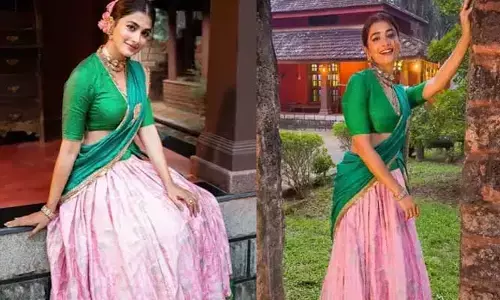 పింక్ లంగావోణీలో కుర్రాకారుకు మూడ్ తెప్పిస్తున్న పూజా!