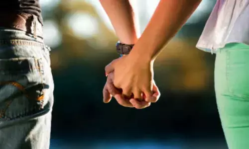 మీ భాగస్వామితో మరొకరు సరసాలాడినప్పుడు ఏం జరుగుతుంది?