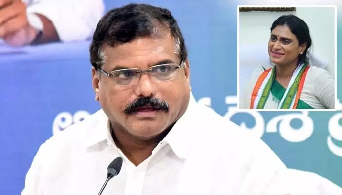 ఓటు లేని వాళ్లు ఏపీకి వచ్చి రాజకీయాలు చేస్తున్నారు : షర్మిలపై మంత్రి బొత్స కామెంట్స్ ఓటు లేని వాళ్లు ఏపీకి వచ్చి రాజకీయాలు చేస్తున్నారు : షర్మిలపై మంత్రి బొత్స కామెంట్స్