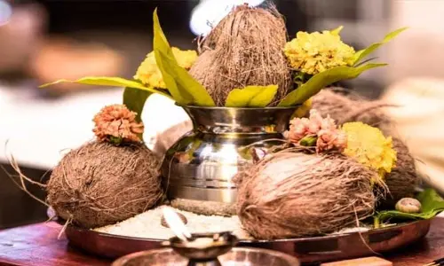పూజలో పెట్టిన కొబ్బరికాయను ఇలా చేస్తే పూజాఫలితం దక్కదట..