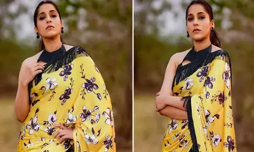 రష్మి చేసేవన్నీ లంగ పనులంటూ నెటిజన్ అసభ్యకర వ్యాఖ్యలు.. గట్టిగా ఇచ్చి పడేసిన హాట్ యాంకర్