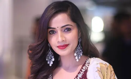 నిజంగానే ఎంగేజ్‌మెంట్ చేసుకున్న బిగ్‌బాస్ లేడీ టైగర్? త్వరలోనే పెళ్లి!!