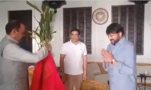 Breaking మెగాస్టార్ తో సినిమాటోగ్రఫీ మంత్రి భేటీ..
