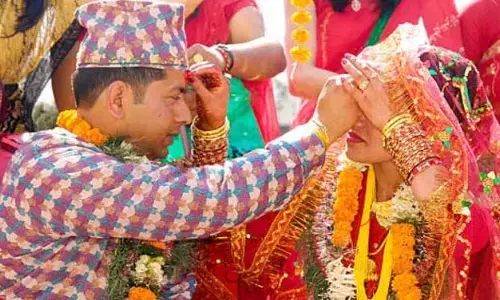 అక్కడి ఆడపిల్లలకు మూడుసార్లు పెళ్లి.. భర్త చనిపోయినా..