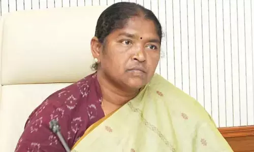 మా మీద కోపంతో వాళ్లను రెచ్చగొట్టకండి.. కేటీఆర్‌కు సీతక్క హితవు